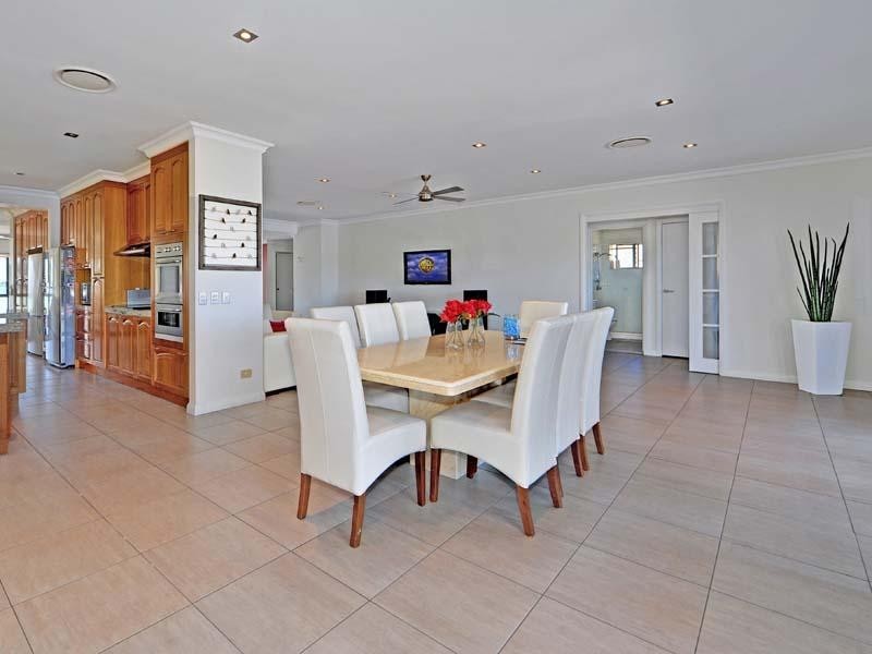 16 James Cook Esplanade, Hollywell QLD 4216