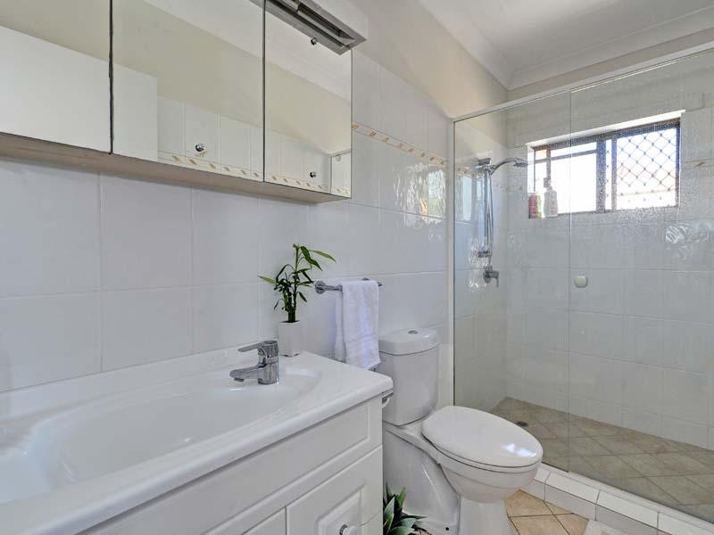 16 James Cook Esplanade, Hollywell QLD 4216