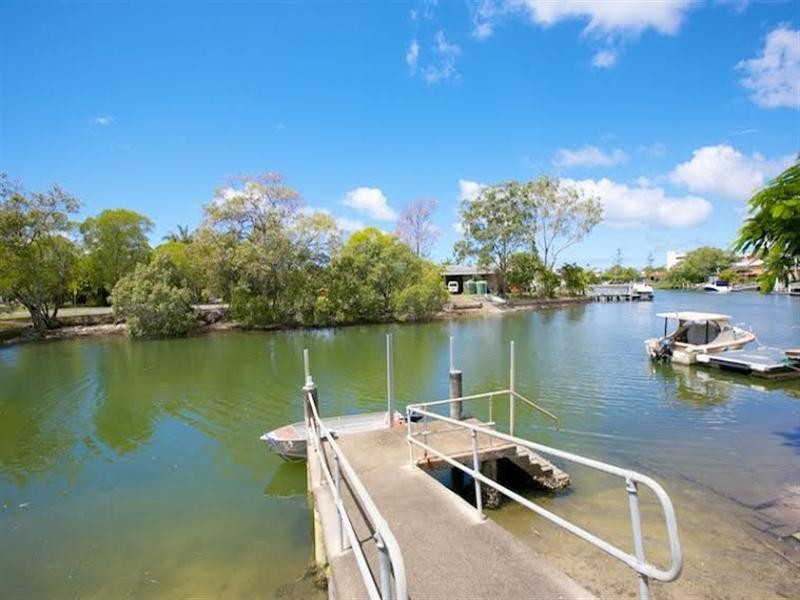 1/5 PERRY Place, Biggera Waters QLD 4216