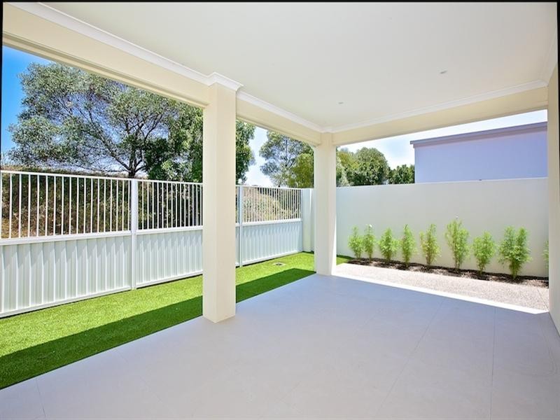 22B Compass Drive, Biggera Waters QLD 4216