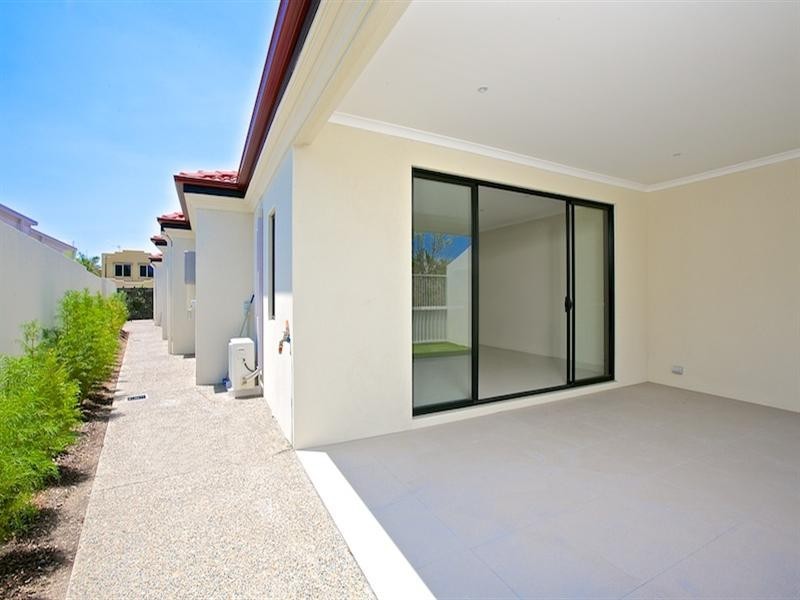 22B Compass Drive, Biggera Waters QLD 4216