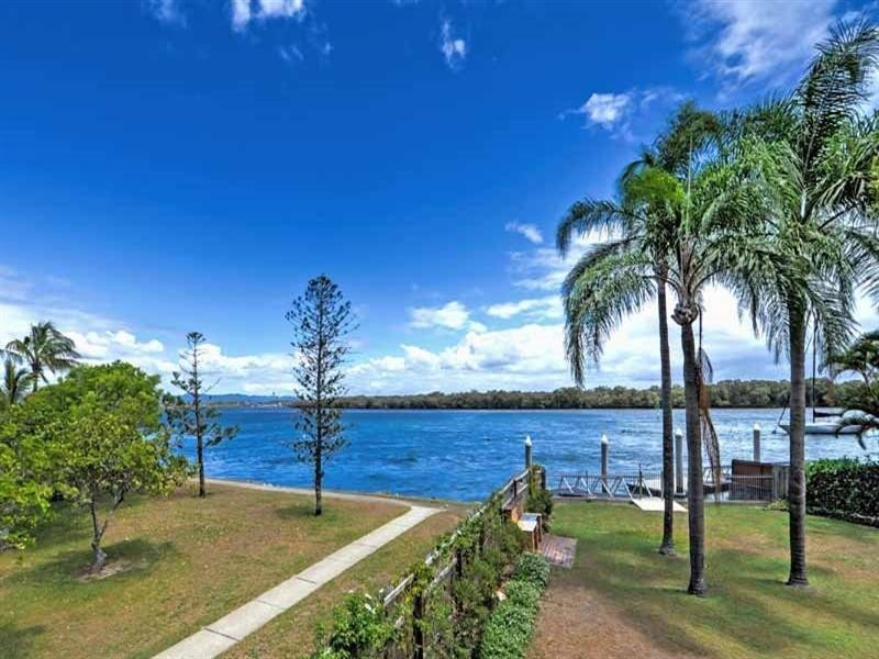 1/8 Paradise Parade, Paradise Point QLD 4216