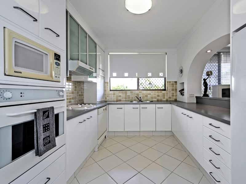 1/8 Paradise Parade, Paradise Point QLD 4216