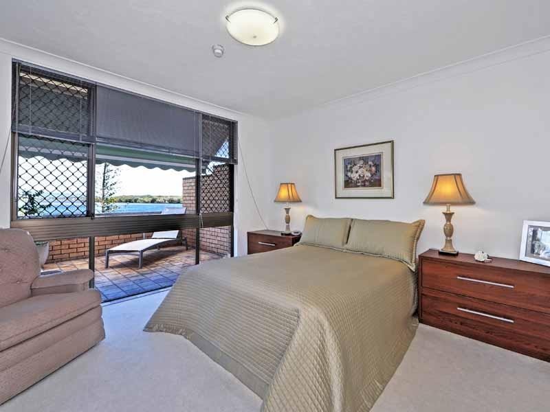1/8 Paradise Parade, Paradise Point QLD 4216