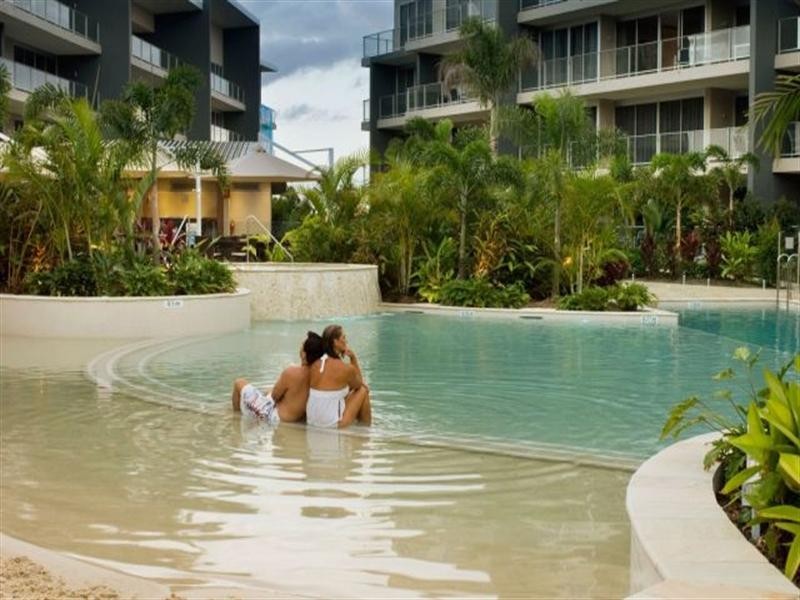 1316/2 Activa Way, “Azzura Greens”, Hope Island QLD 4212