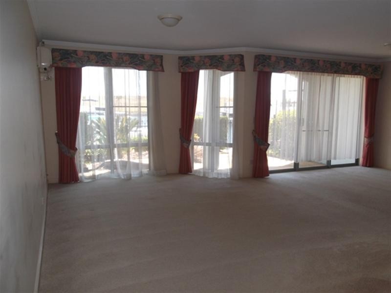 71 John Lund Drive, Hope Island QLD 4212