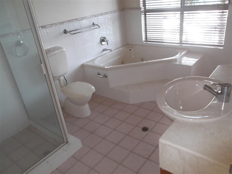 71 John Lund Drive, Hope Island QLD 4212