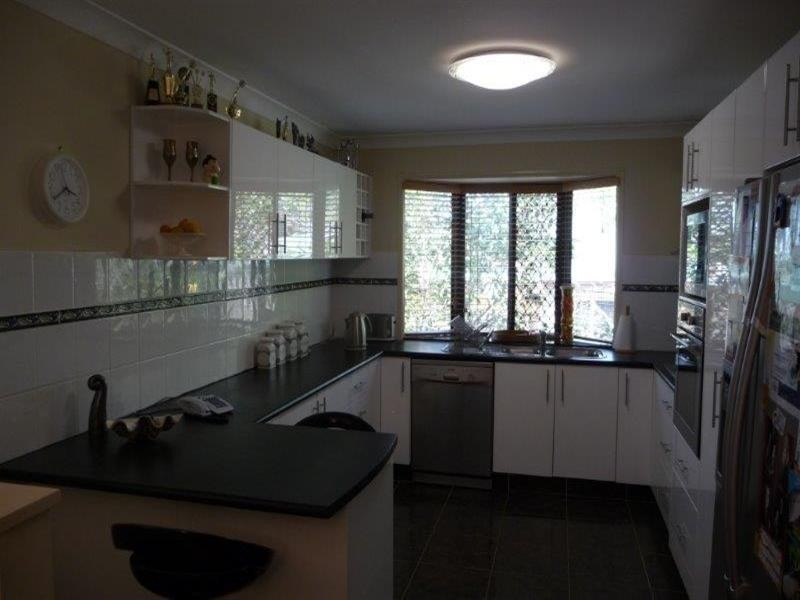 16 Bellona Court, Pacific Pines QLD 4211