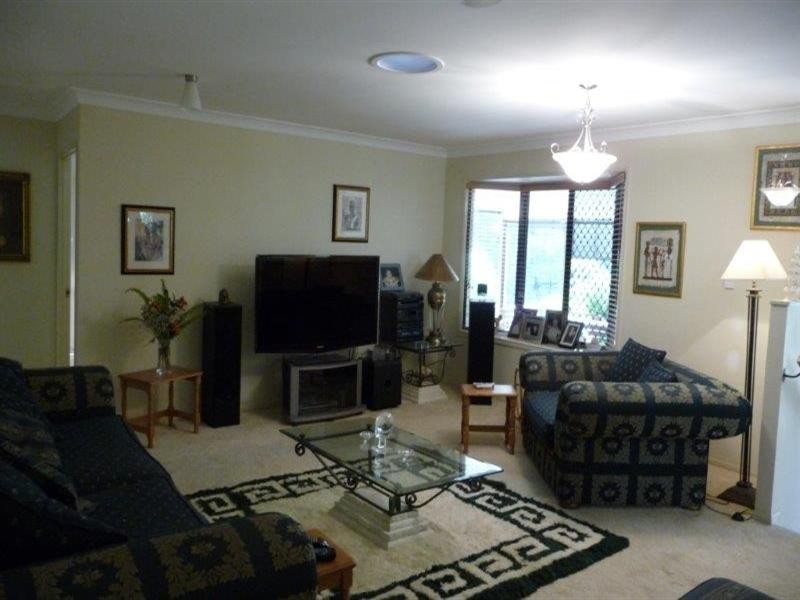16 Bellona Court, Pacific Pines QLD 4211