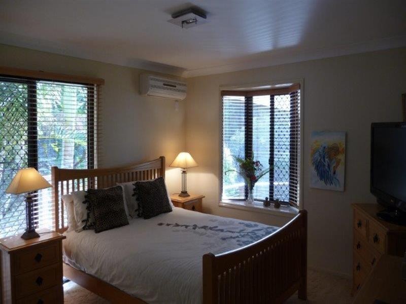 16 Bellona Court, Pacific Pines QLD 4211