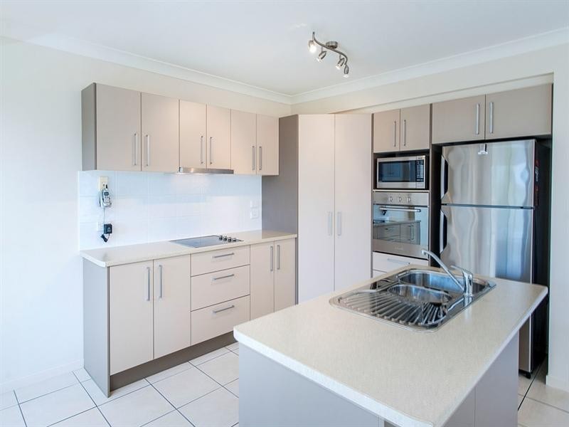 2/15 Ashbourne Terrace, Biggera Waters QLD 4216