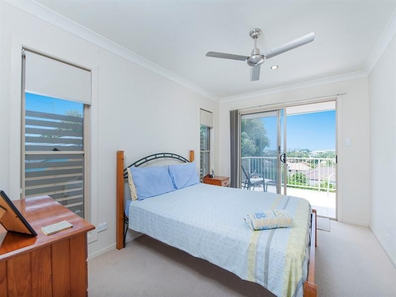 2/15 Ashbourne Terrace, Biggera Waters QLD 4216