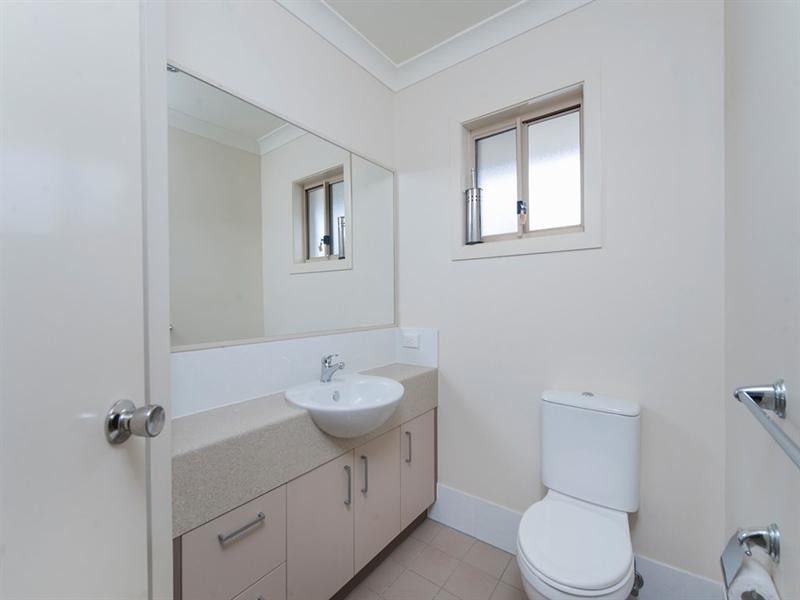 2/15 Ashbourne Terrace, Biggera Waters QLD 4216