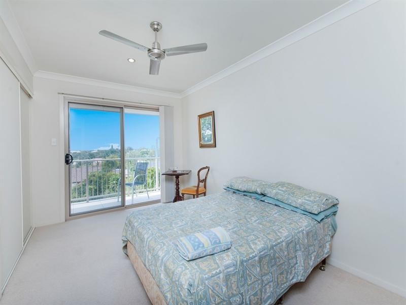 2/15 Ashbourne Terrace, Biggera Waters QLD 4216