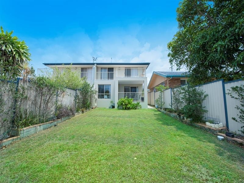 2/15 Ashbourne Terrace, Biggera Waters QLD 4216