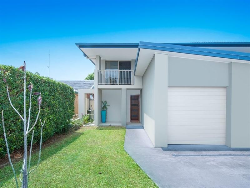 2/15 Ashbourne Terrace, Biggera Waters QLD 4216