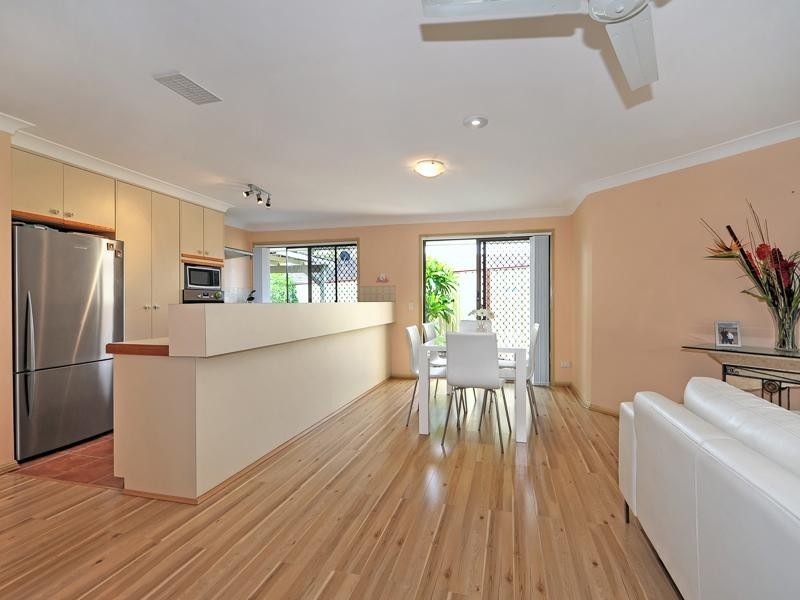 2/3 Sanctuary Court, Coombabah QLD 4216
