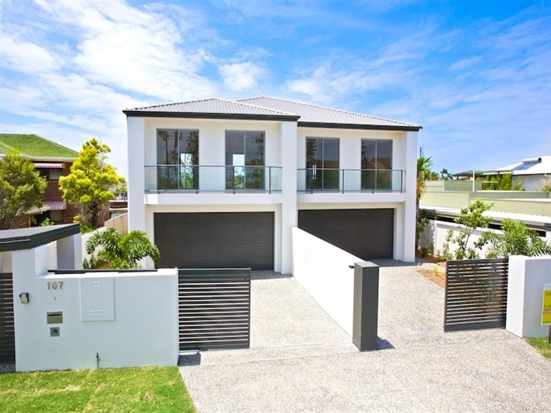 2/107 Bayview Street, Runaway Bay QLD 4216