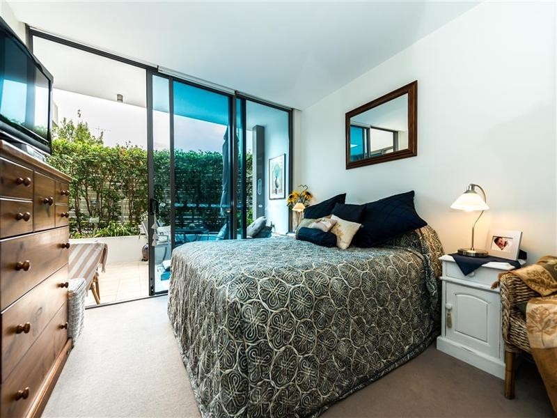 1001/438 Marine Parade, Biggera Waters QLD 4216