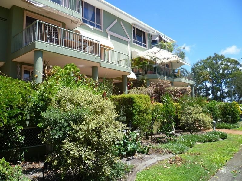 6/7 Esplanade West, Paradise Point QLD 4216