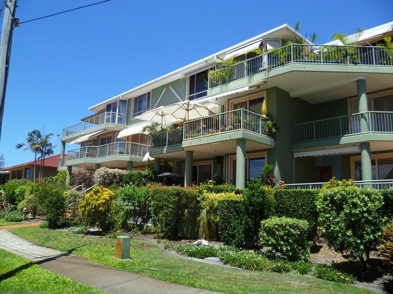 6/7 Esplanade West, Paradise Point QLD 4216