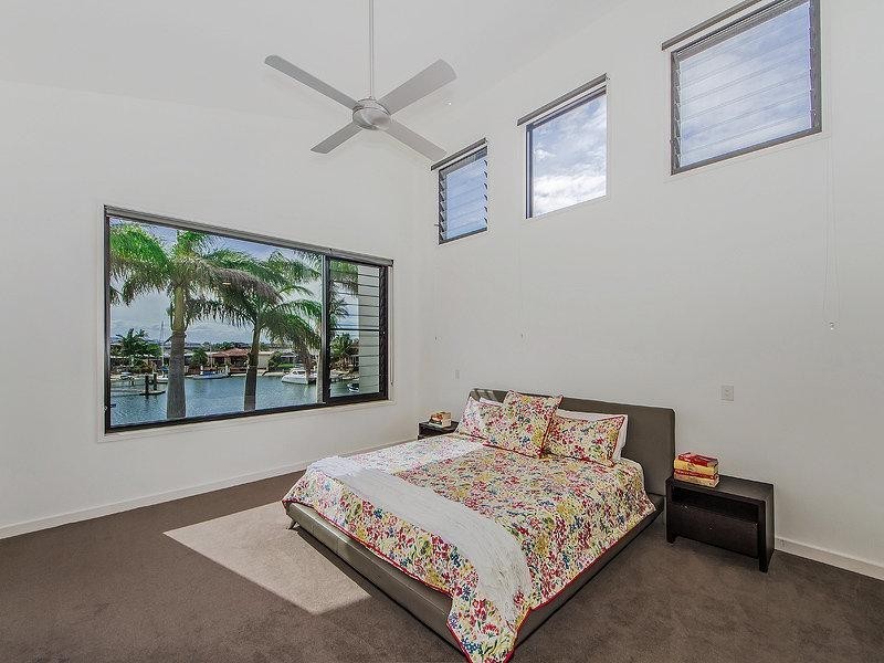 66 O’Grady Avenue, Paradise Point QLD 4216