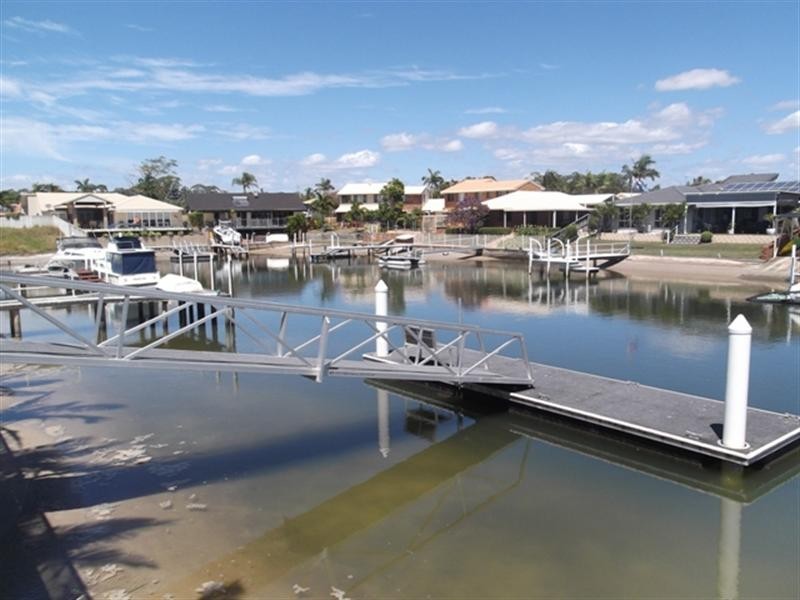 92 Oxley Drive, Paradise Point QLD 4216