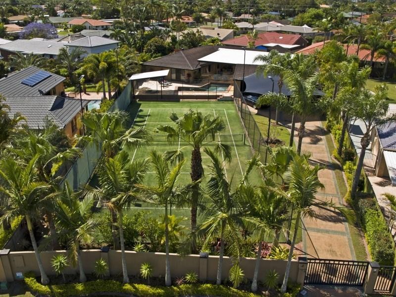 15 Karema Crescent, Runaway Bay QLD 4216