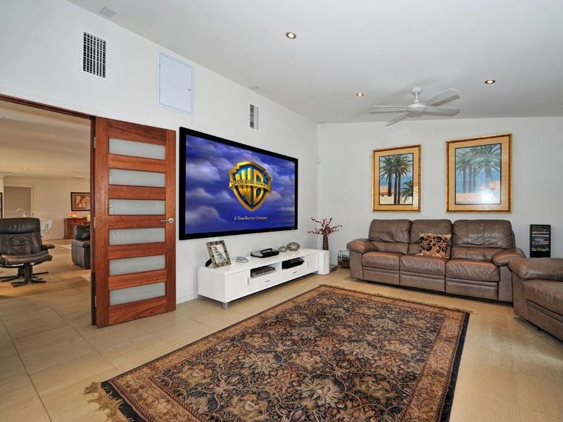 15 Karema Crescent, Runaway Bay QLD 4216