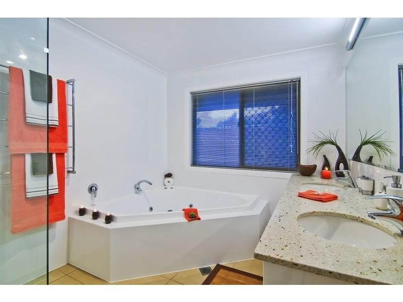 15 Karema Crescent, Runaway Bay QLD 4216