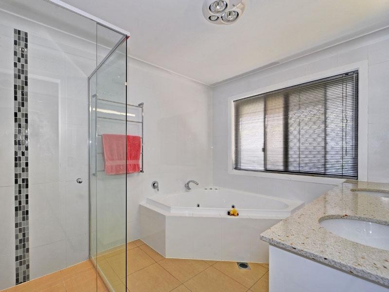 15 Karema Crescent, Runaway Bay QLD 4216