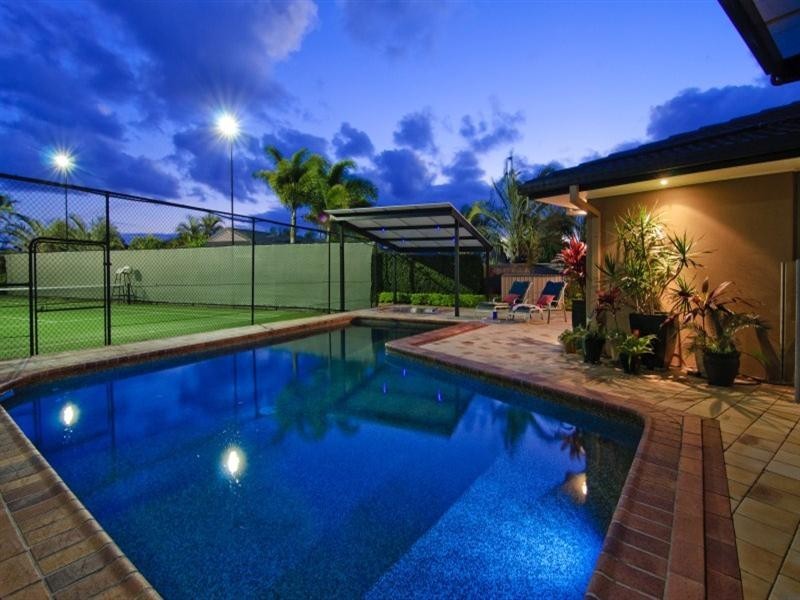 15 Karema Crescent, Runaway Bay QLD 4216