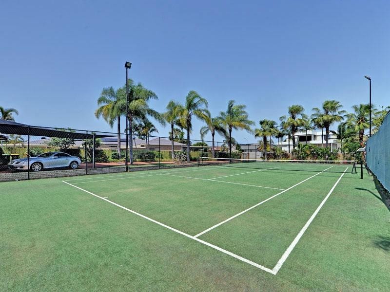 15 Karema Crescent, Runaway Bay QLD 4216