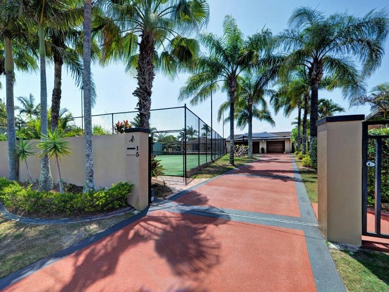 15 Karema Crescent, Runaway Bay QLD 4216