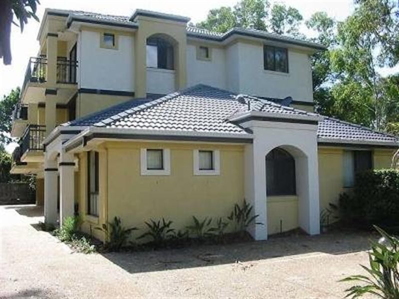 2/129 Muir Street, Labrador QLD 4215