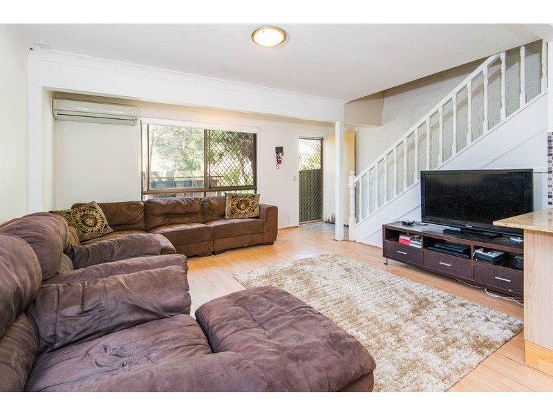 10/71 Olsen Avenue, Labrador QLD 4215