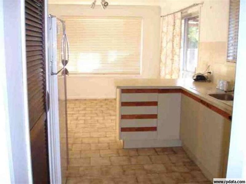 14 SHOVELLER Avenue, Paradise Point QLD 4216