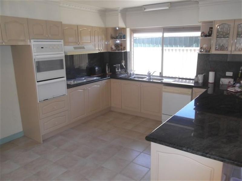 12 Barnard Street, Biggera Waters QLD 4216