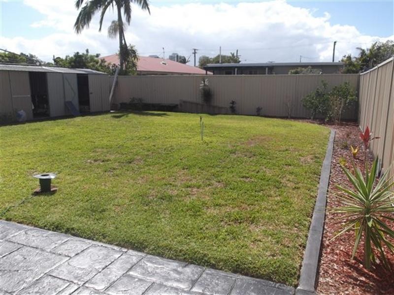 12 Barnard Street, Biggera Waters QLD 4216