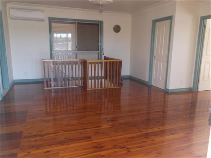 12 Barnard Street, Biggera Waters QLD 4216