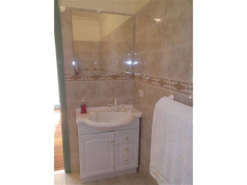 12 Barnard Street, Biggera Waters QLD 4216