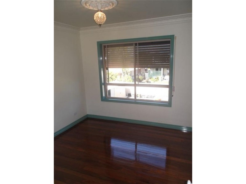 12 Barnard Street, Biggera Waters QLD 4216