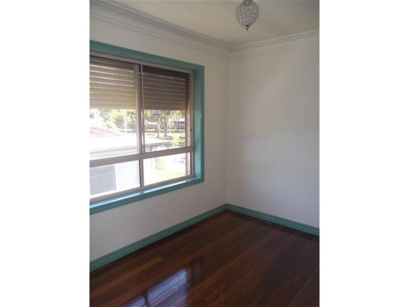 12 Barnard Street, Biggera Waters QLD 4216