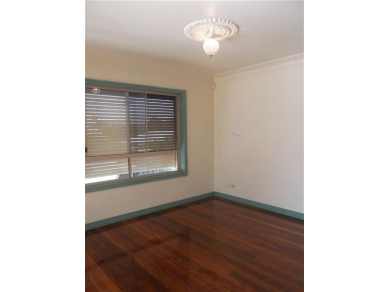 12 Barnard Street, Biggera Waters QLD 4216