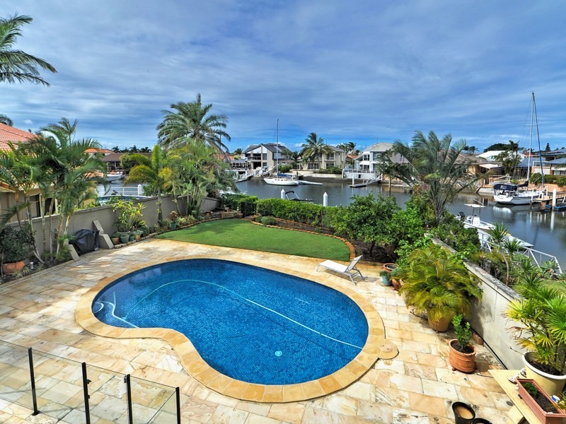 7 Kavieng Crescent, Runaway Bay QLD 4216
