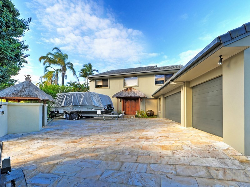 7 Kavieng Crescent, Runaway Bay QLD 4216