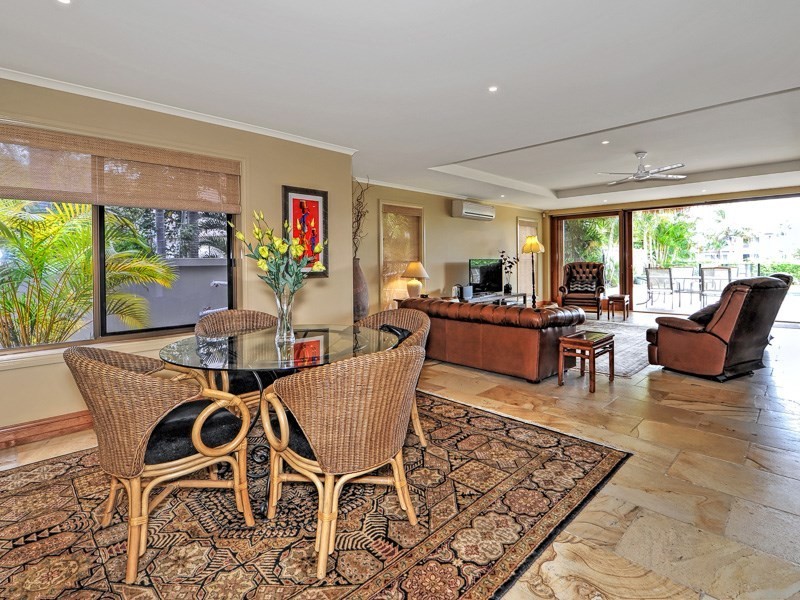 7 Kavieng Crescent, Runaway Bay QLD 4216