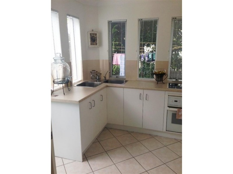 4/17 Thelma Avenue, Biggera Waters QLD 4216