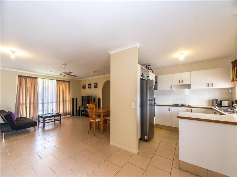 2/17 Kangaroo Avenue, Coombabah QLD 4216