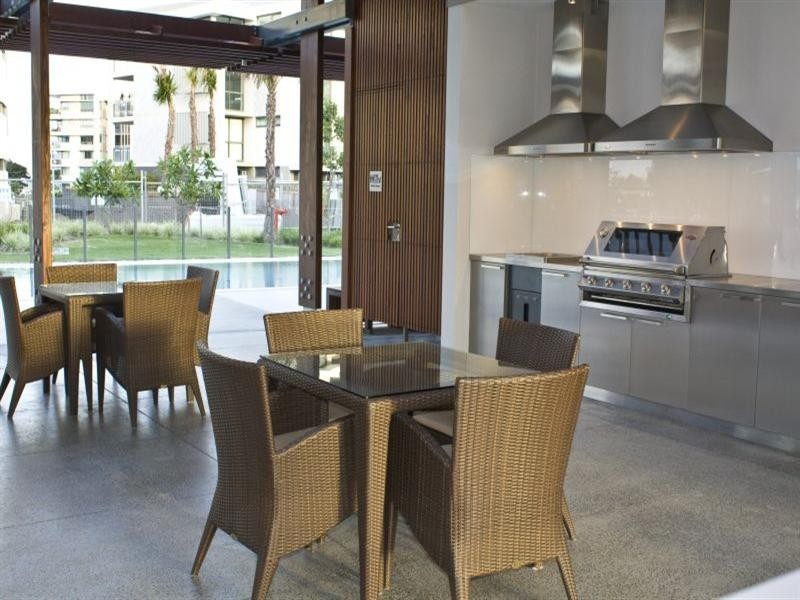 8/323 Bayview Street, Hollywell QLD 4216